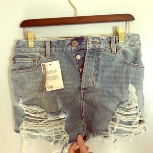 Brand new ASOS size 6 jean shorts